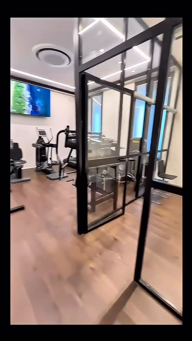 Dentro lo studio di Chiaia